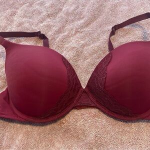Elegant Lace Trim Bra in Burgundy